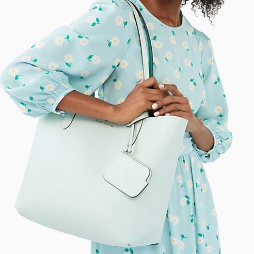 Kate Spade ava reversible tote
FIG LEAF - Picture 2 of 16